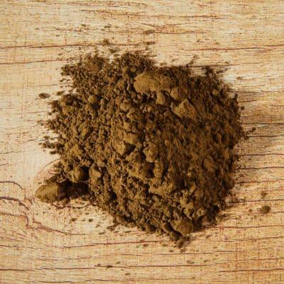 820 Vihreä Umbra - luonnon umbra 100ml ja 1kg